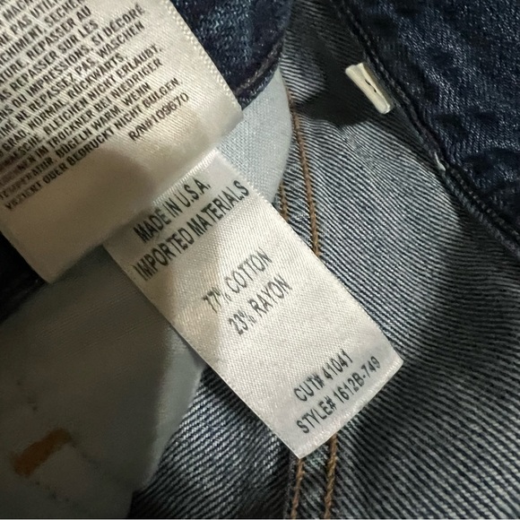 Citizens of Humanity Cora Crop Relaxed Undone Hem Premium Button Fly Jeans - Picture 11 of 12